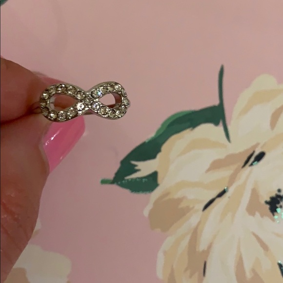 Silver pave crystal infinity band ring - Picture 4 of 6
